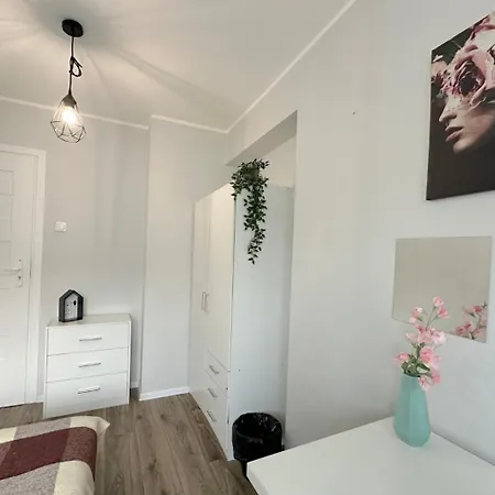 Lovely - Peaceful Retreat, 2 Minutes To Old Town Γκντανσκ